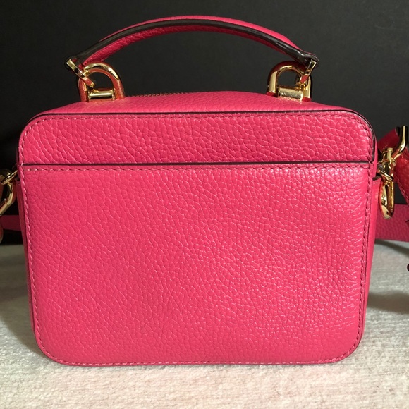 ‼️ SOLD! Michael Kors Cuteeee Camera Bag!! ‼️ - Picture 9 of 9